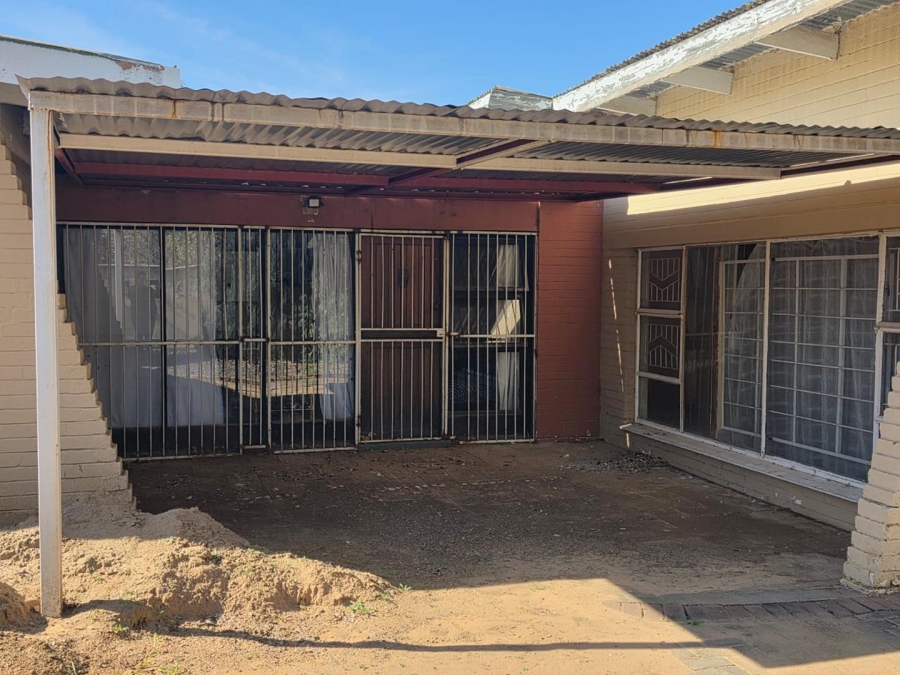 12 Bedroom Property for Sale in Universitas Free State
